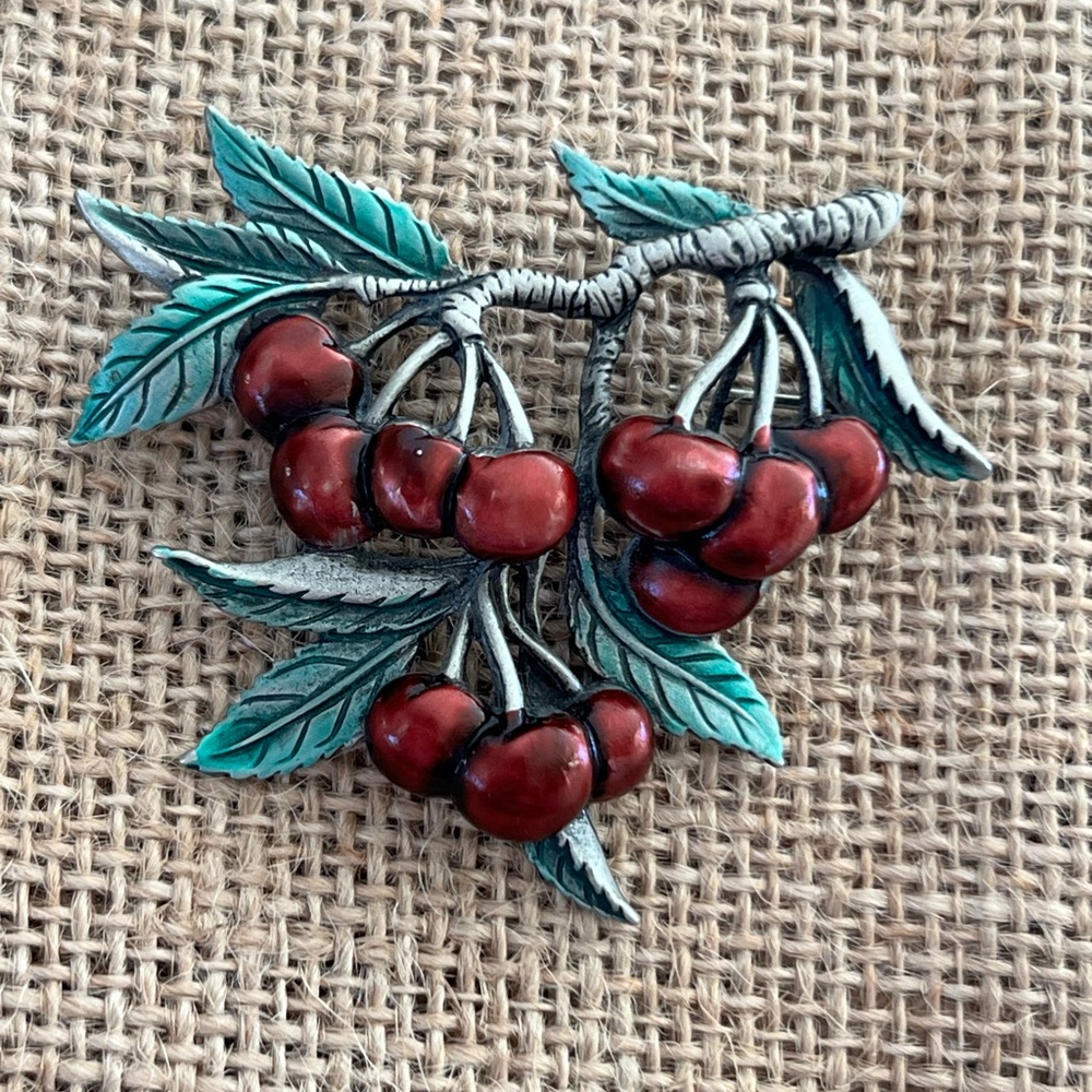 Vintage JJ Brooch
